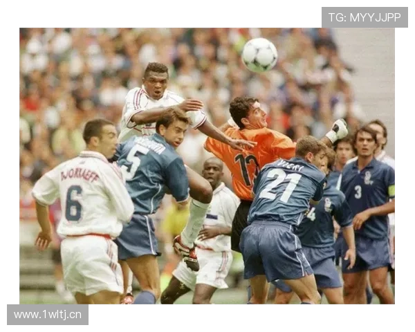 国米网站误把佩塔尔当卢卡